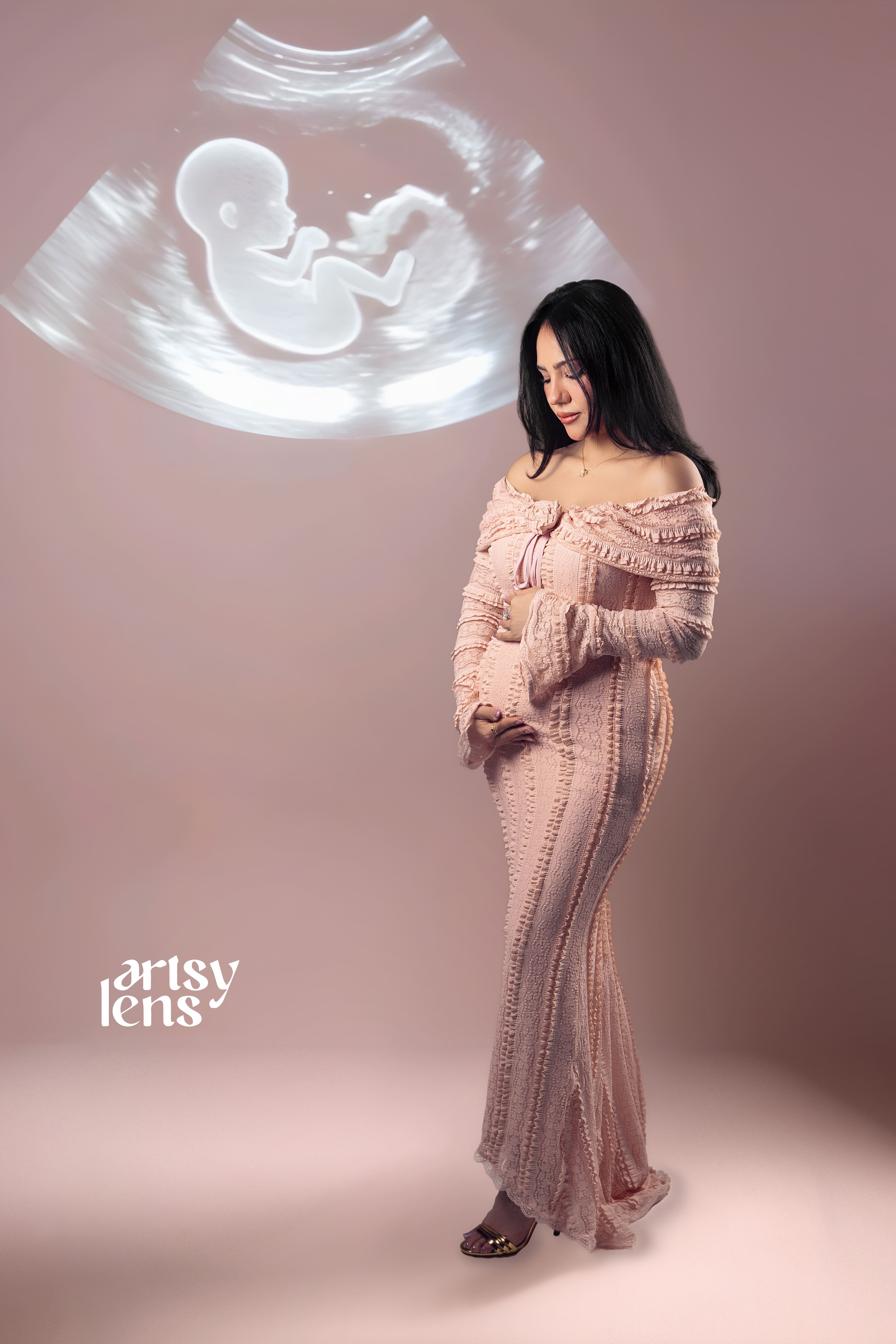 Minimal Maternity Portrait